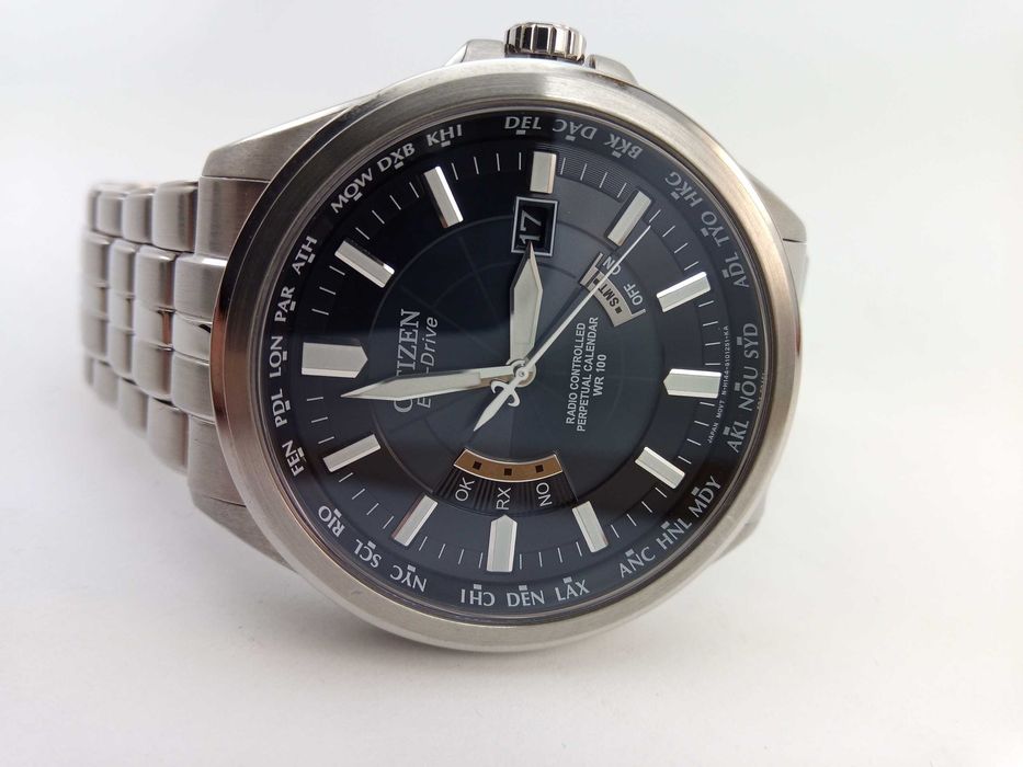 Японские часы Citizen Eco-Drive CB0010-53L радиоконтроль вечник сапфир