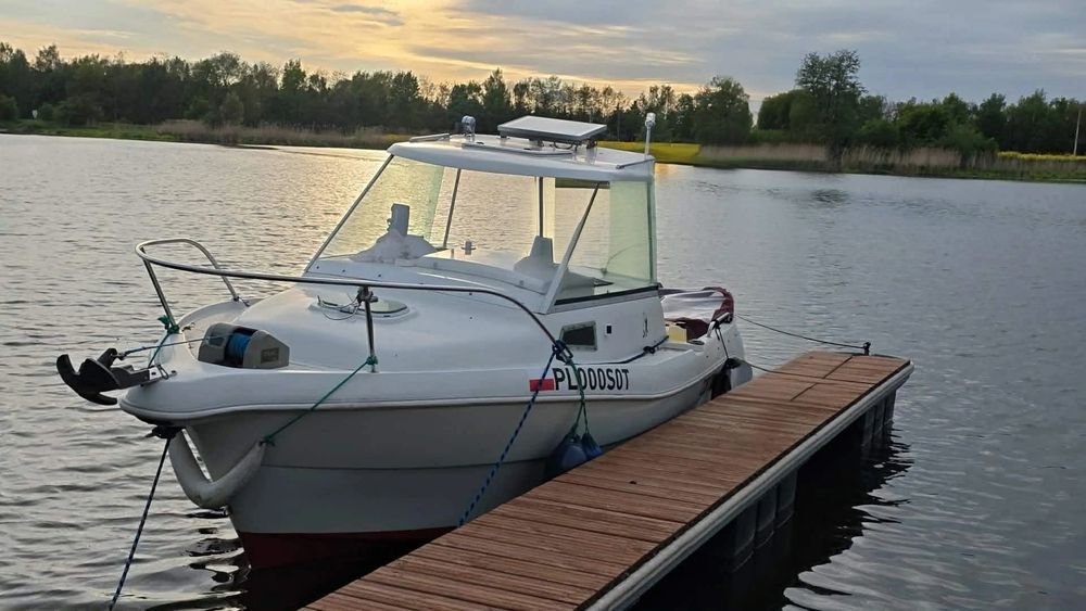 Łódź motorowa,kabinowa, Pilothouse Cortina 480,zamiana na motorówkę