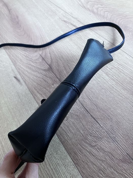 Czarna torebka Dorothy perkins na pasku