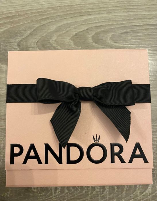 Pierścionek Pandora 
Ag 925/1000
Nie używany 
Oryginalne opakowanie