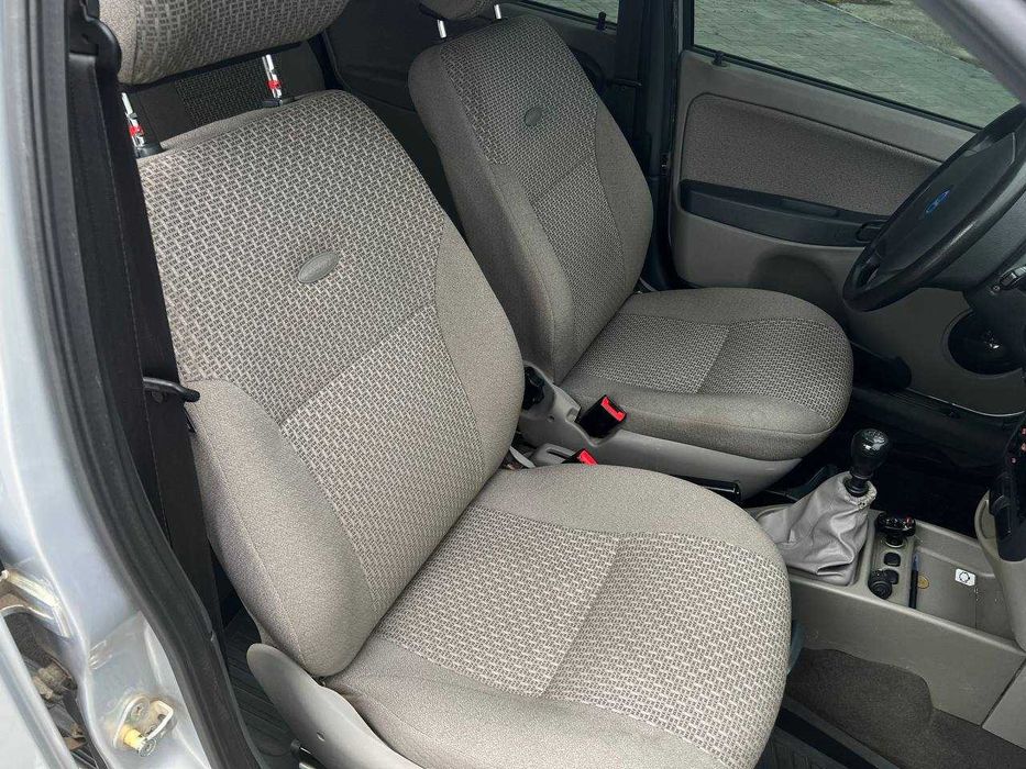 Лада Калина 1117 універсал 2011 рік машина в рідній фарбі не бита