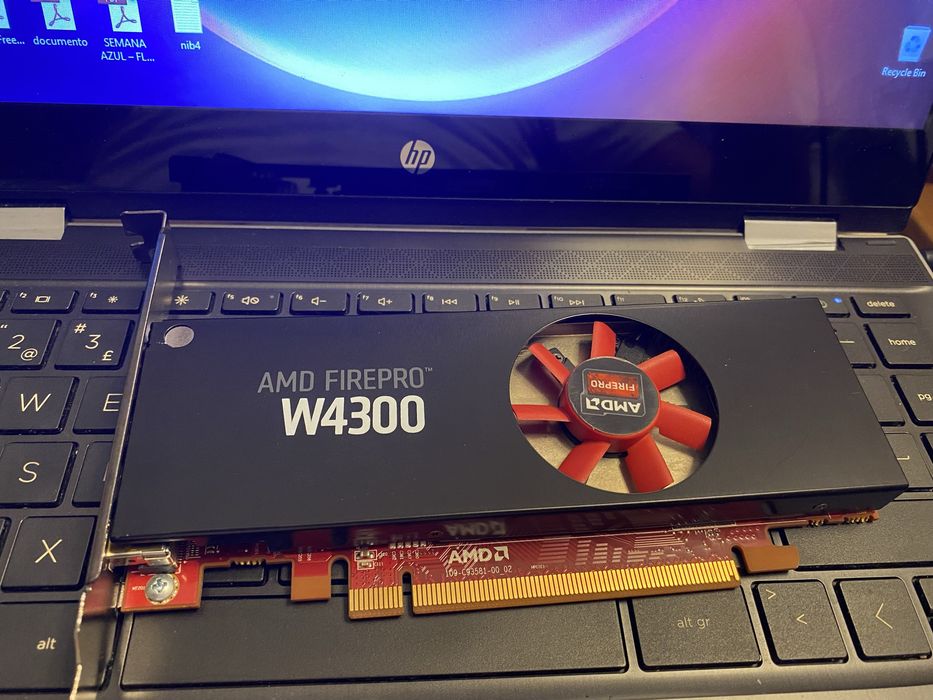 Placa grafica AMD RADEON W4300