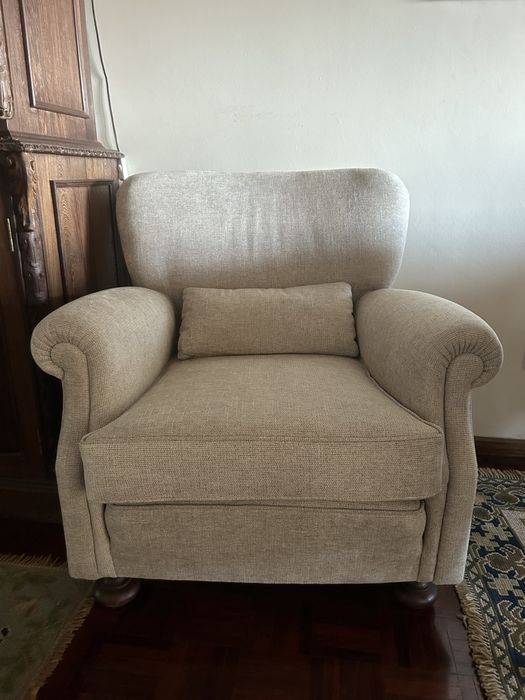 Sofá individual novo