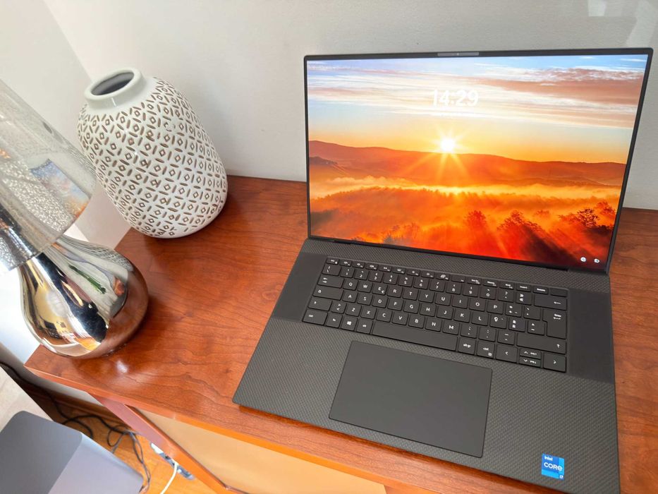 Dell XPS 17 9700|17.3"FullHD+|i7-10750H|32G Ram|Ssd 1Tb|GTX1650 Ti 4Gb