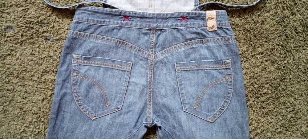 Krótkie jeansowe ogrodniczki