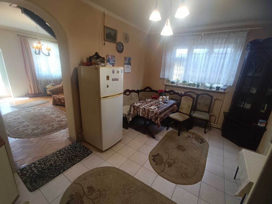 ПРОДАЖ 2-х поверхового цегляного будинку 1990-х у Берегові, жилий стан