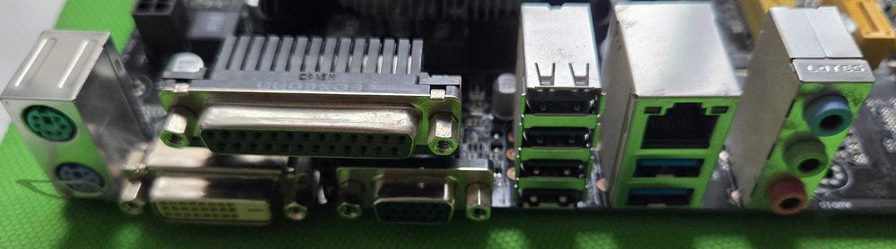 Asus H81M-C + Intel Pentium G3250 3.2 Ghz + DDR3 GoodRam 4 Gb