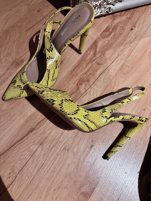 Buty KAZAR na szpilce
