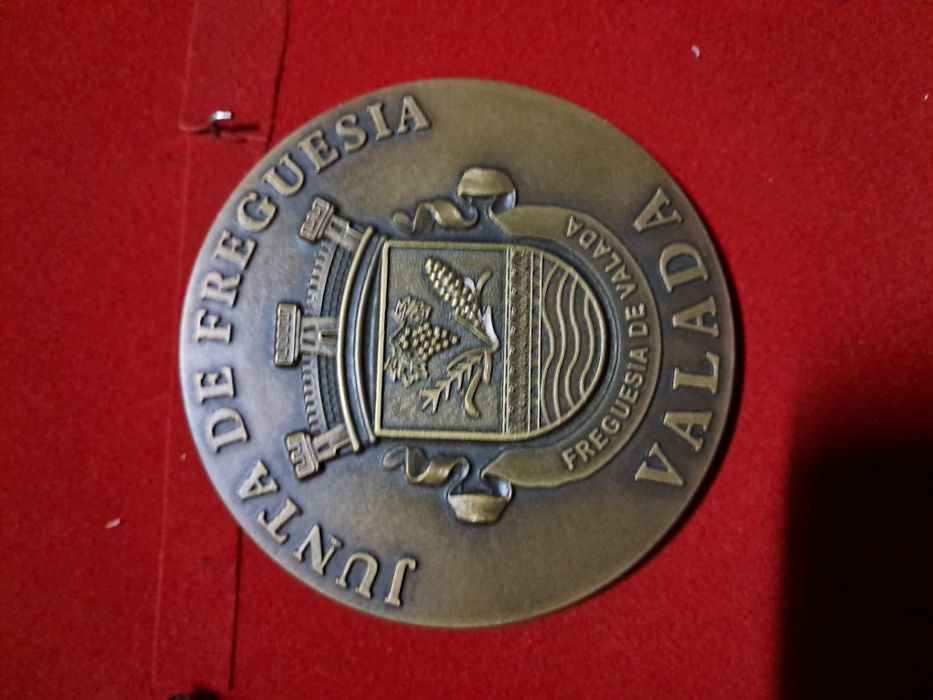 Medalha junta freguesia de valada