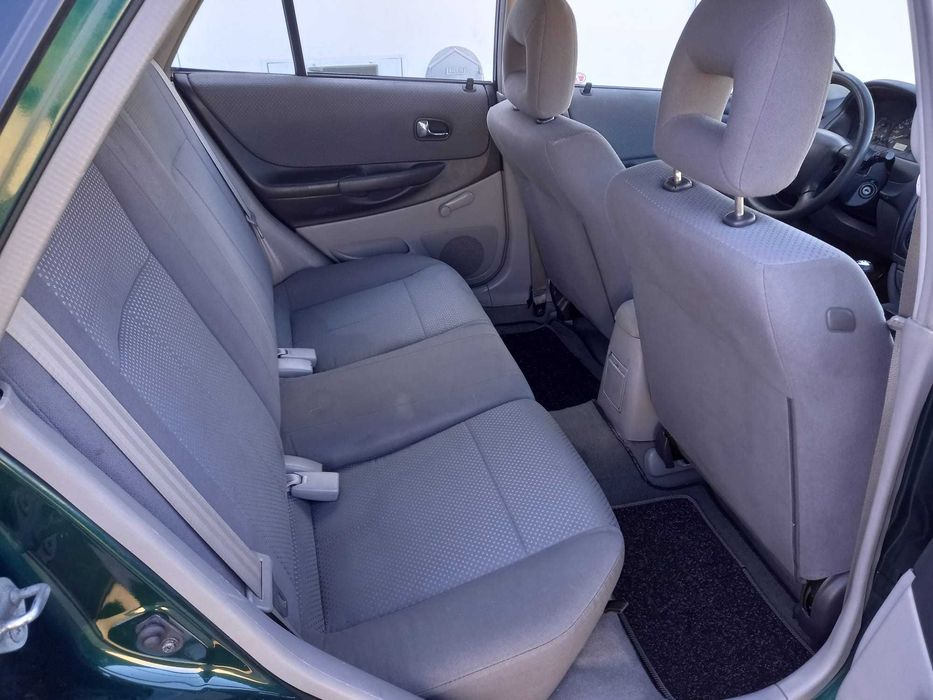 mazda 323 f bom e barato