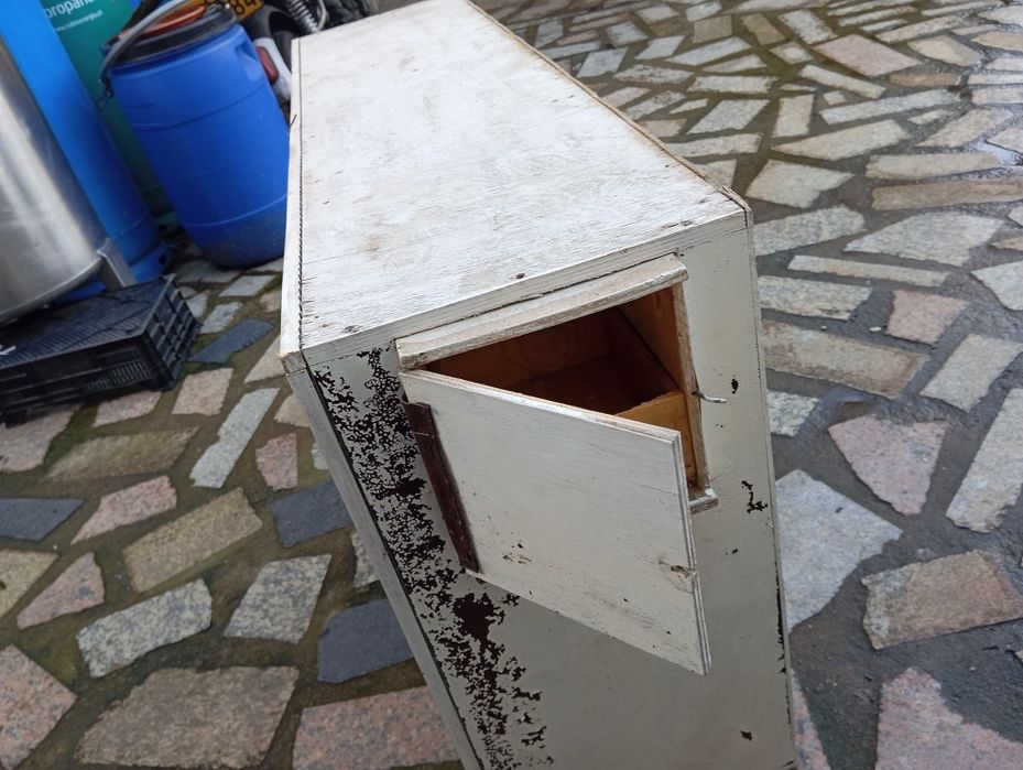 Gaiola para pássaros de madeira