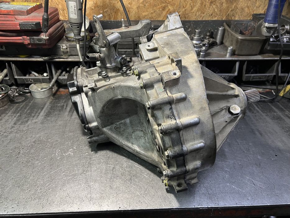Новая Коробка КПП Volkswagen фольксваген транспортер T5 1.9 02Z301103D