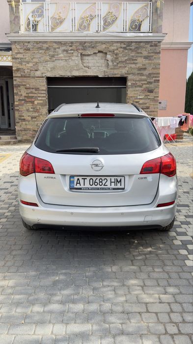 Продам Opel Astra j
