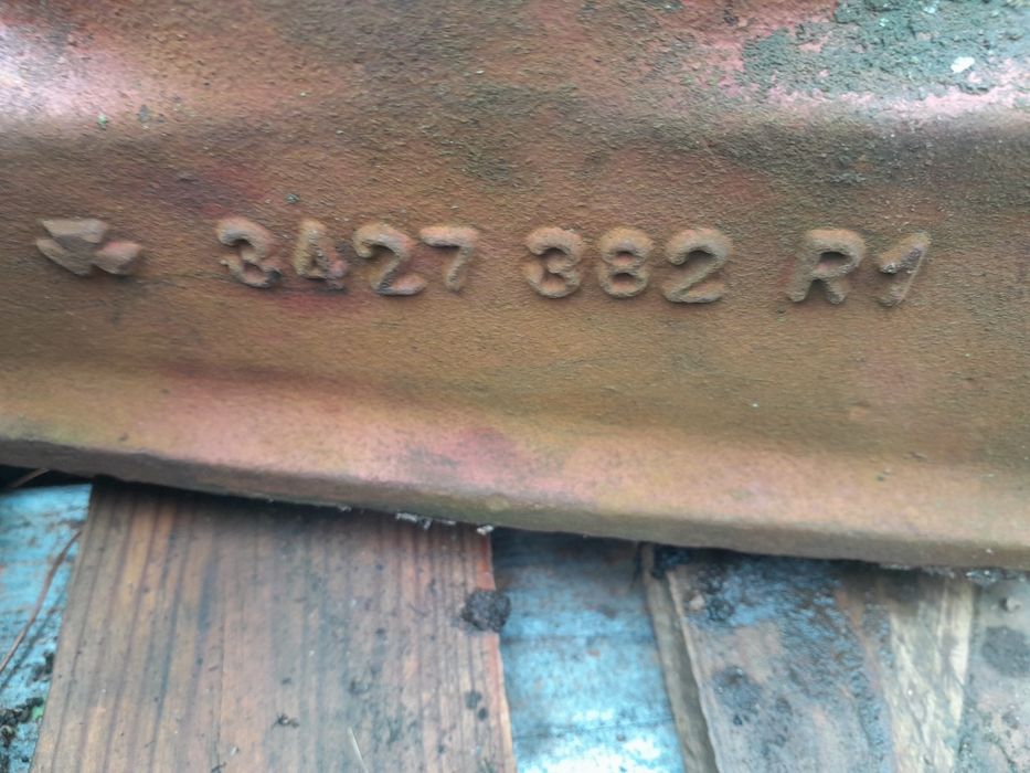 Zwrotnica piasta półoś Massey Ferguson serii 36xx
