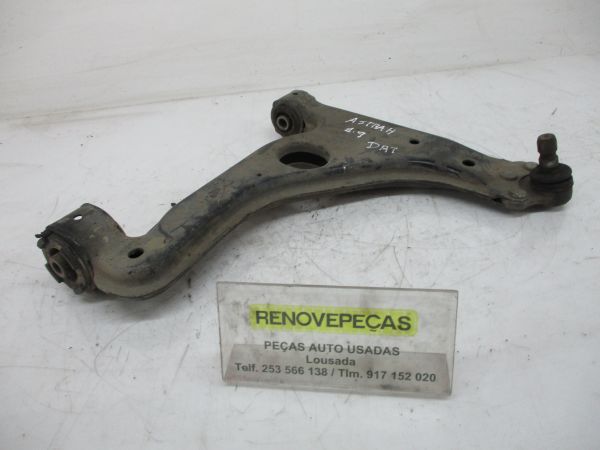 Braço de suspensão frente direito OPEL Astra H Hatchback (L48)