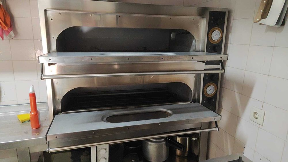 Forno Eletrico Basic XL 22 para PIZZAS + pedras interiores (não esta na foto)