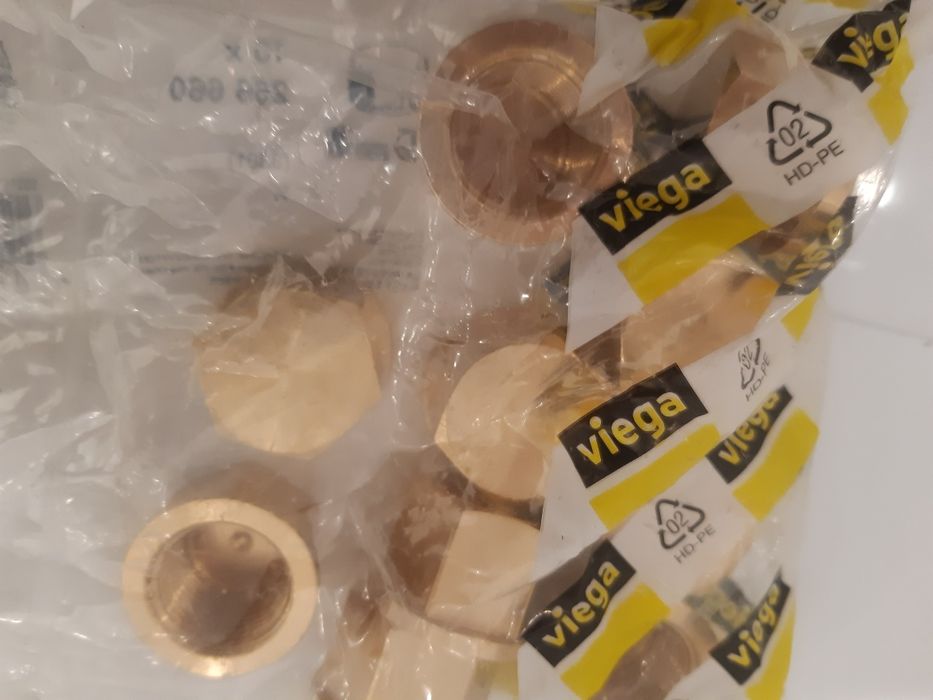 Sprzedam korki mosiężne z gwintem wewnętrznym