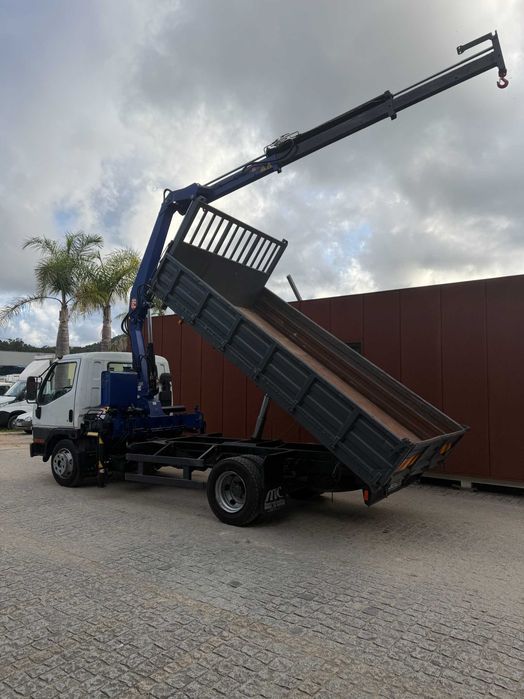 Mitsubishi canter grua Pm e tribasculante 7.5T
