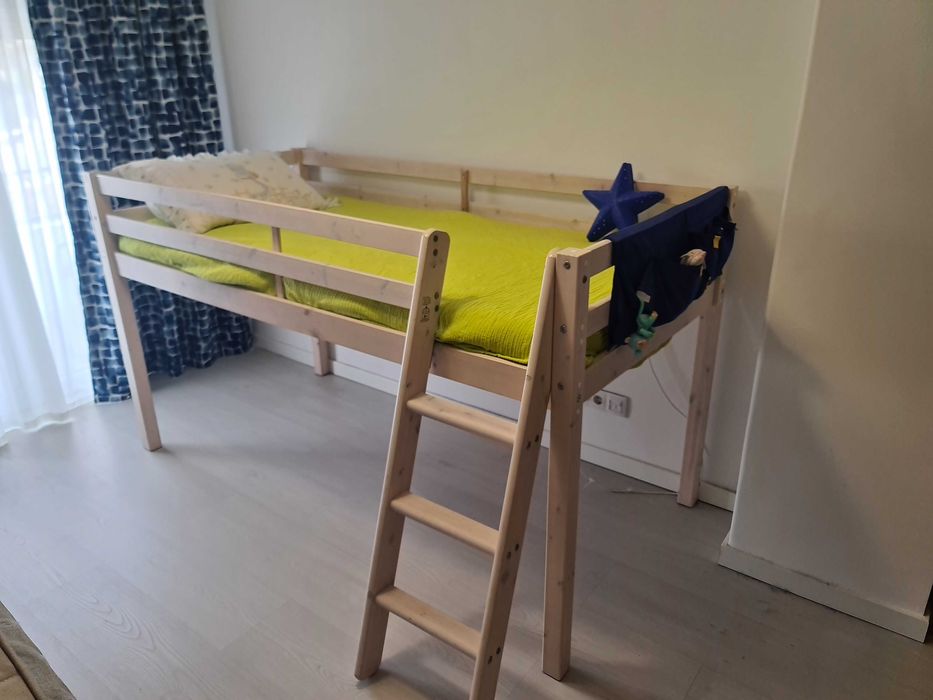 Cama alta + Colchão para criança