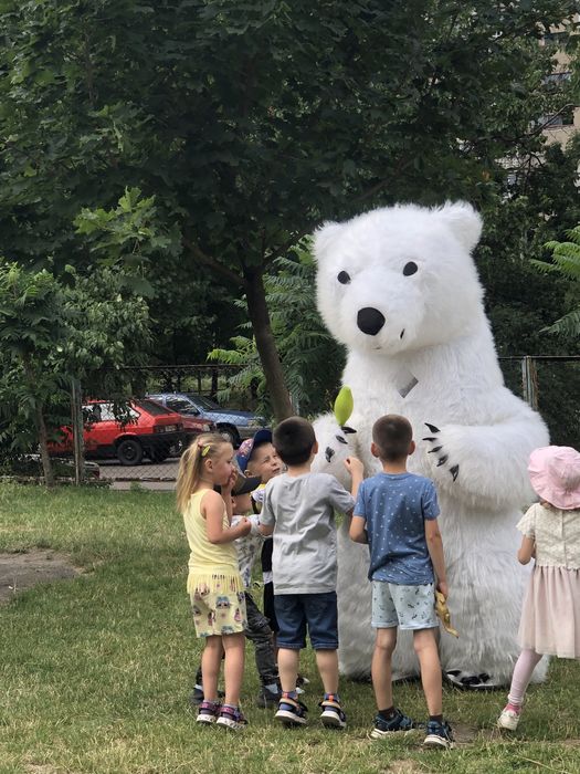 Белый медведь аниматор/ білий ведмідь аніматор. Музикальне привітання