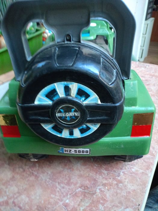 Jeździk pchacz auto