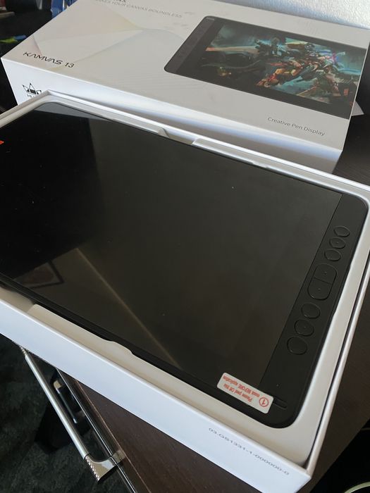 Tablet graficzny profesjonalny Huion Kamvas 13