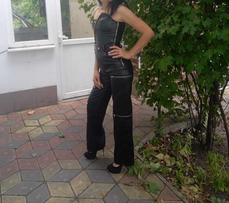 Комбинезон новый продам