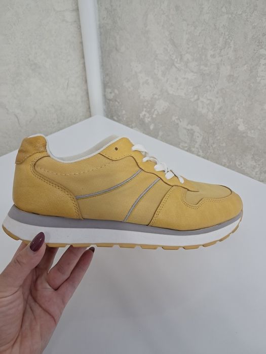 Кросівки 40р- 25.5 см