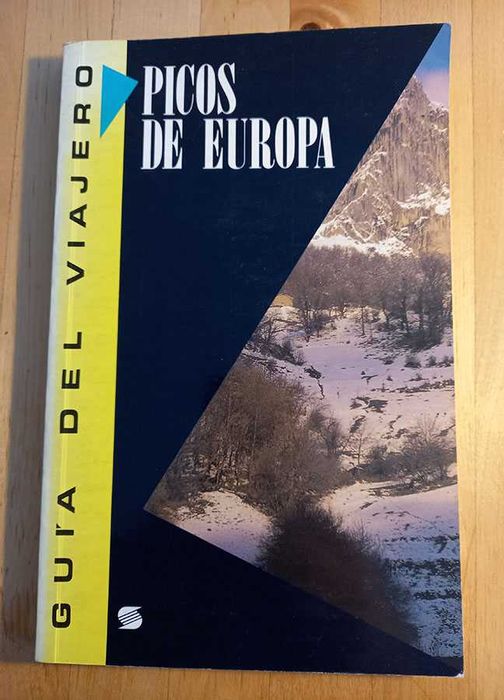 Vários guias de viagem espanhóis