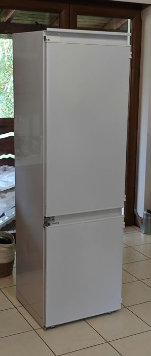 Lodówka Amica o zabudowy