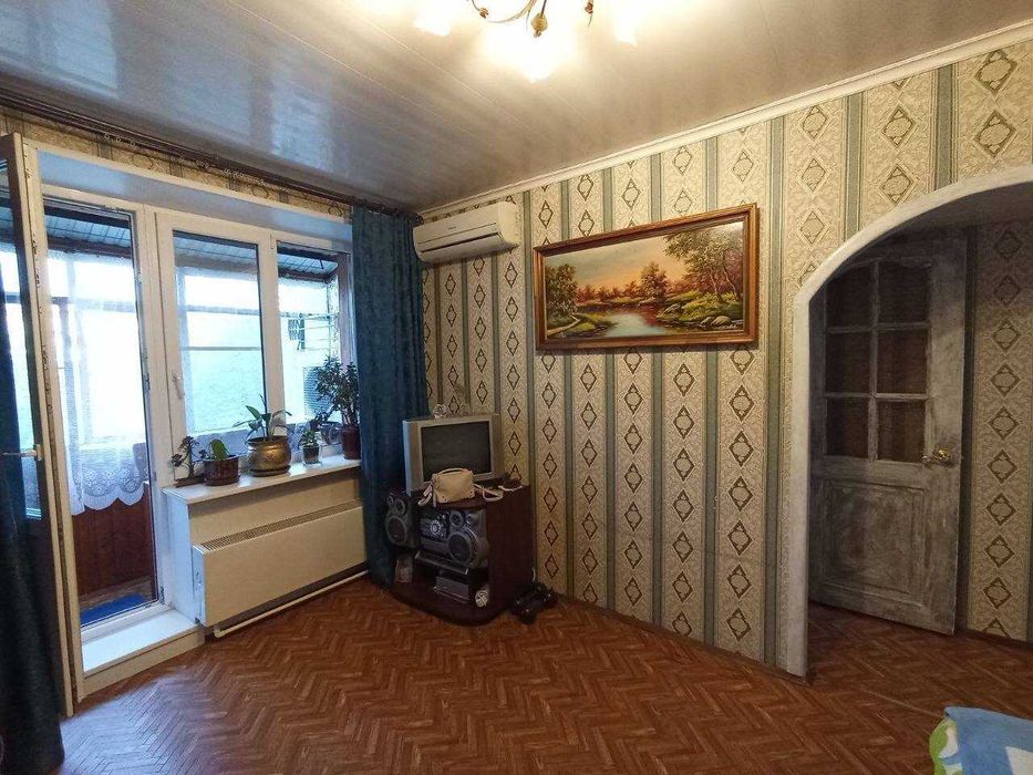 Однокімнатна на Алмазному. Меблі+Техніка. Поверх 4/5.