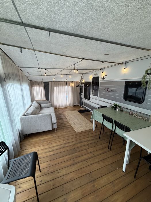 Maszoperia sun4hel Wolna przyczepa  4 osobowa plus rozkladana sofa w przedsionku