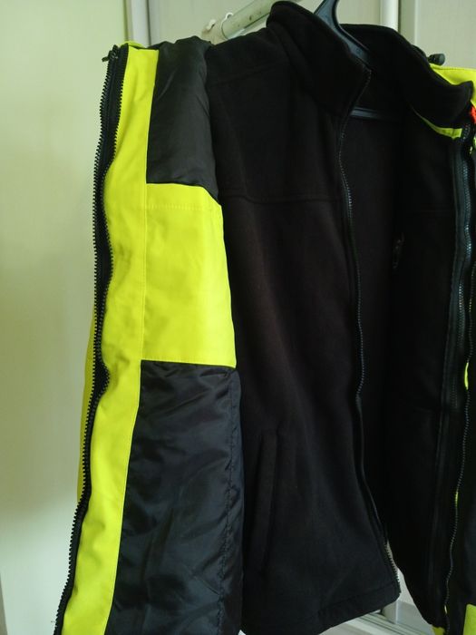 Чоловіча брендова салатова лижна куртка