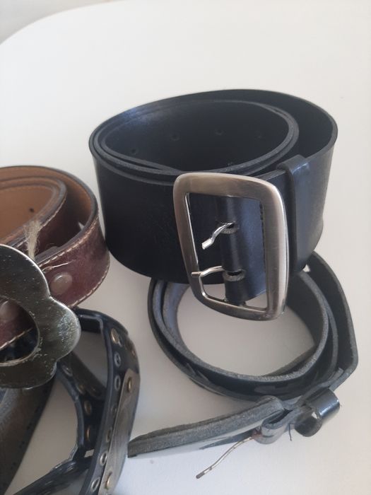Varios cintos em pele genuína