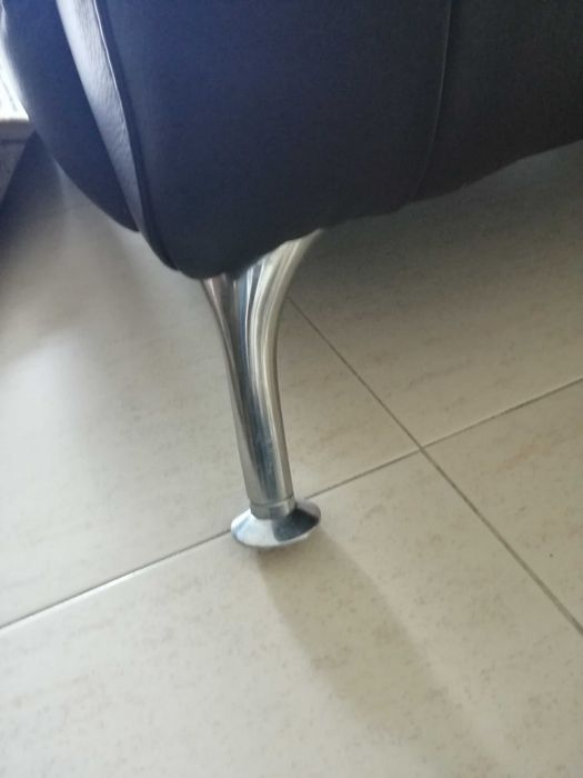 Sofá de Pele Castanho