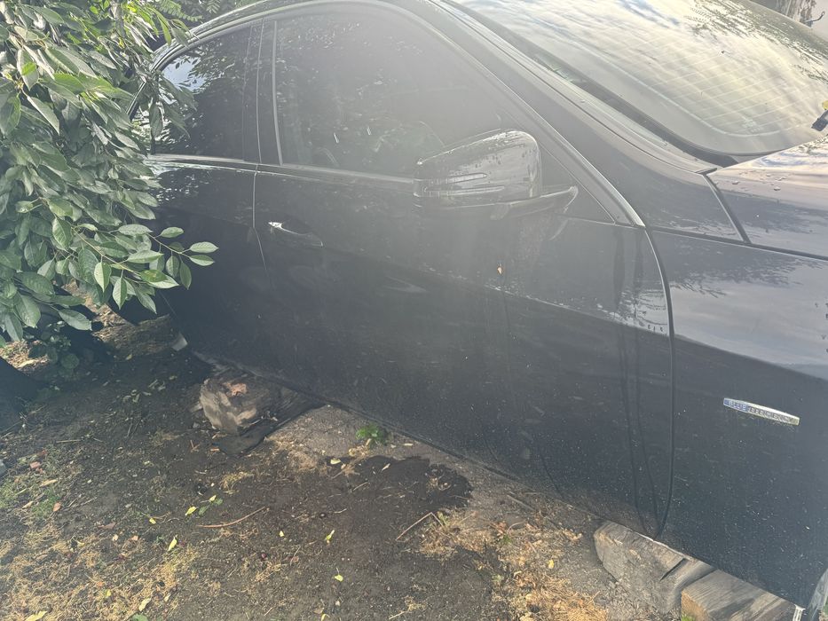 Продам Двери  Мерседес е212