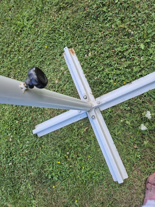 Stojak uchwyt  na parasol ogrodowy