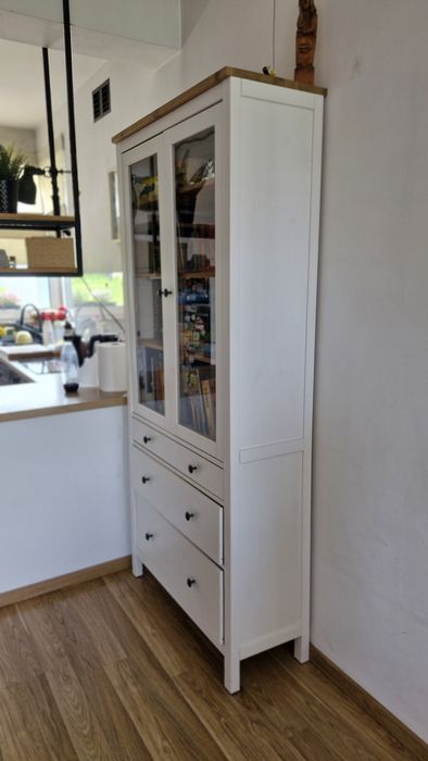 Witryna IKEA Hemnes