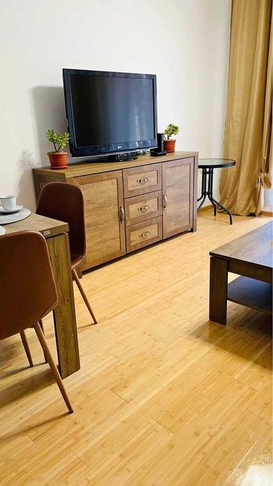 Бар Илино ВИДОВАЯ на горы-город. 30м - один из 2-х кругов с заправками