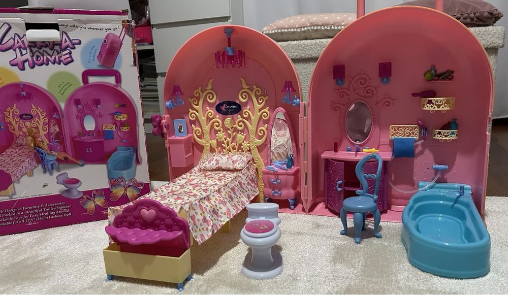 Domek dla lalek barbie w walizce