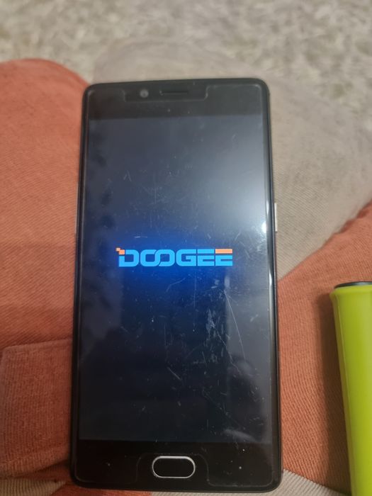 Телефон DOOGEE  бу