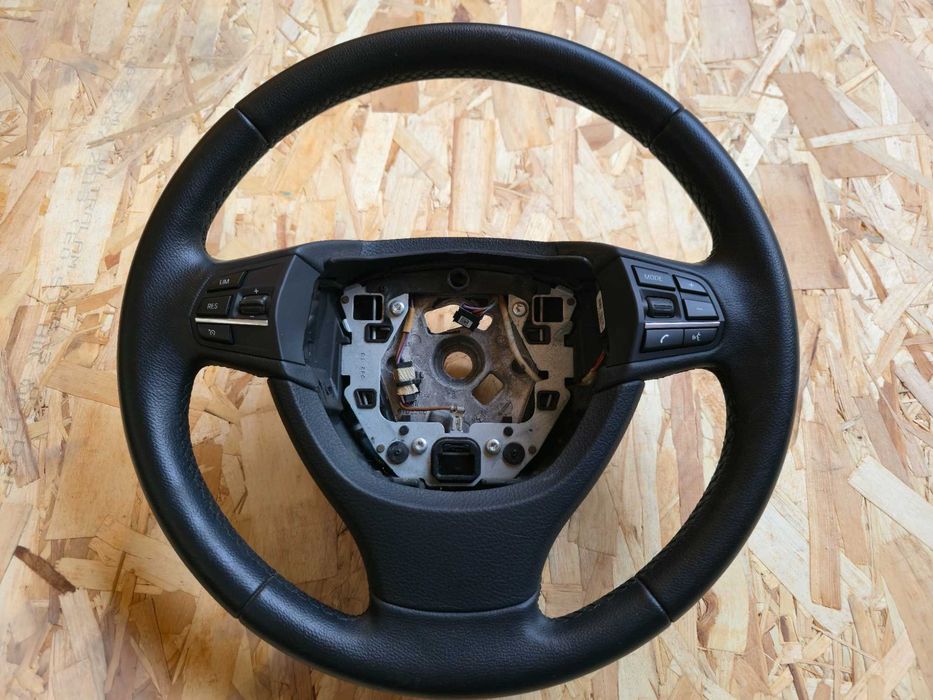 Volante pele BMW Serie 5 F10 F11 c/ multifunções