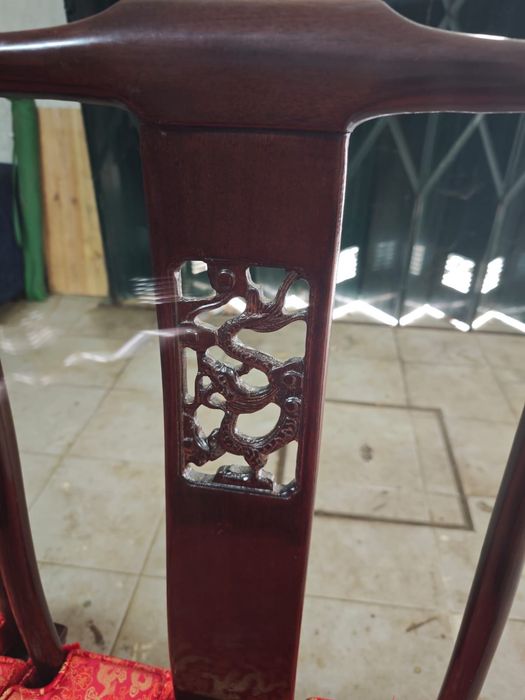 Mesa de Jantar Extensível e 6 Cadeiras em Pau-Rosa