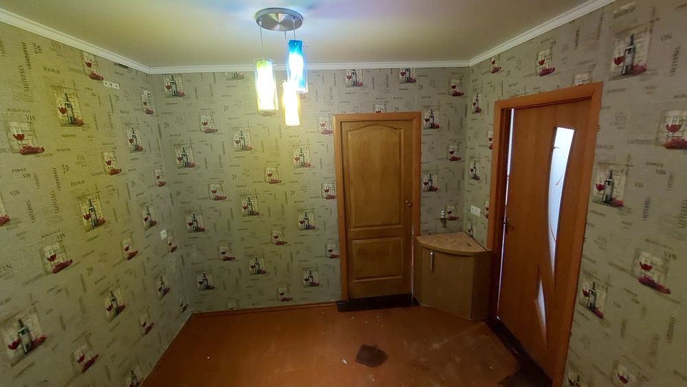 Гуртожиток 2 кімнати на  Молодіжному