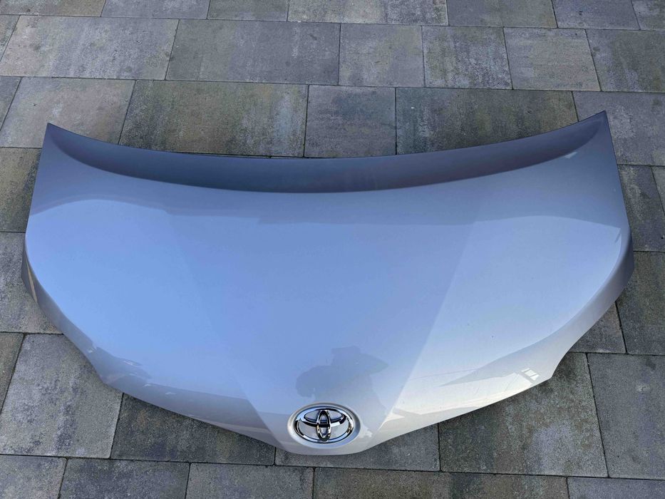 Капот Toyota Sienna
