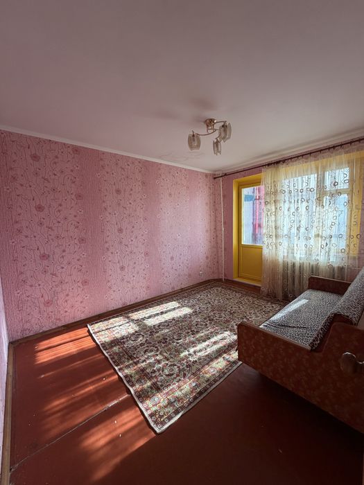 Продам 4-кімнатну квартиру | м. Лозова, 3-й мікрорайон