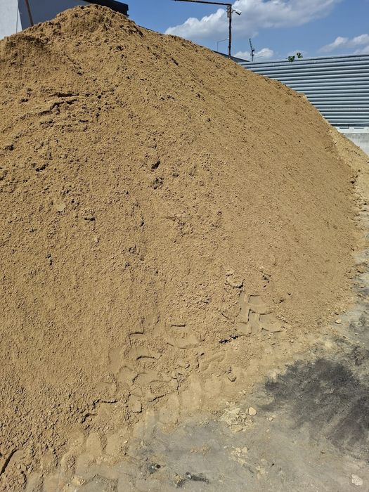 Piasek,ziemia,żwir,kamień,dolomit tłuczeń humus