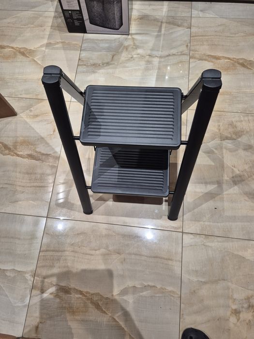 Drabina metalowa czarna 2 stopnie