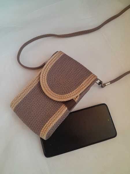 Маленька сумочка для телефону і дрібниць зручна через плече. Handmade