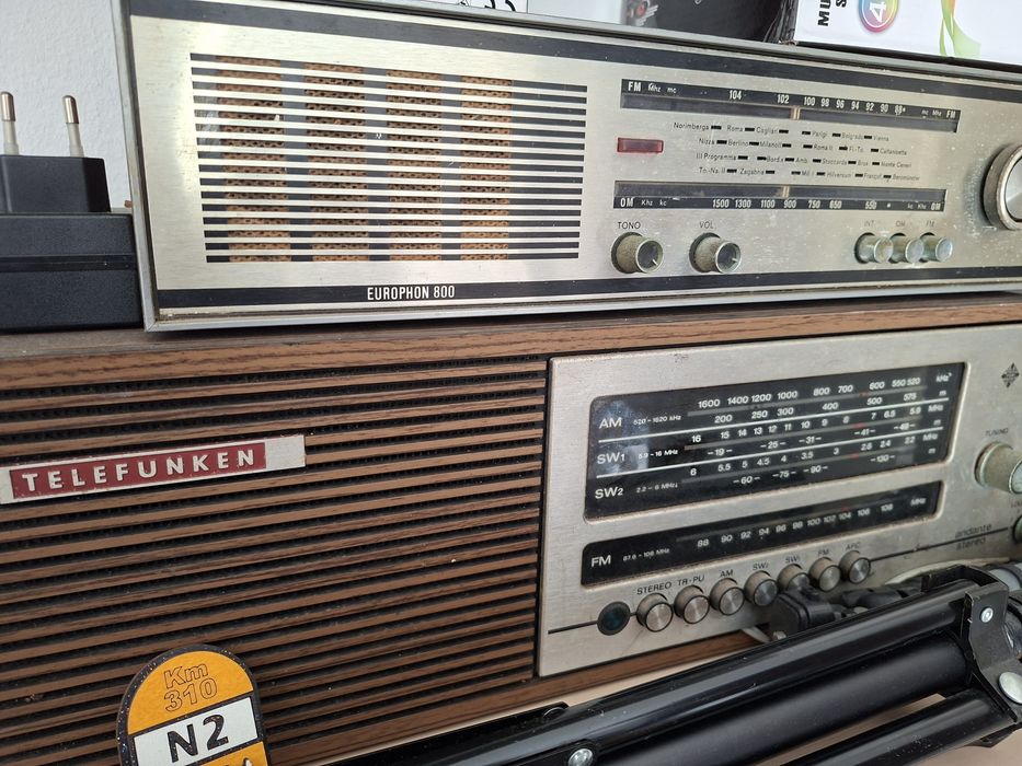 2 radios antigos Europhon e Telefunken